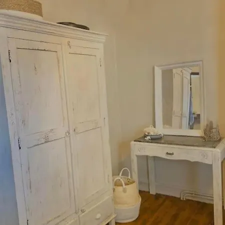 Hébergement de vacances Le Donjon, Bord De *