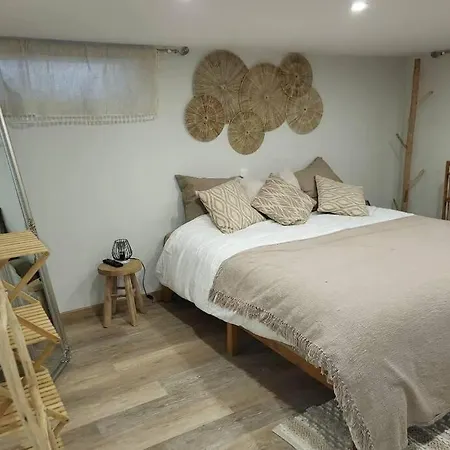 Le Donjon, Bord De Hébergement de vacances