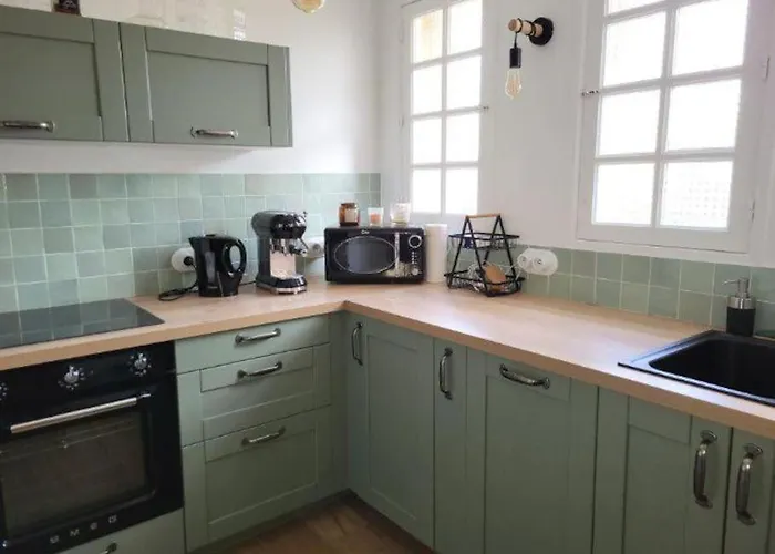 Le Donjon, Bord De * 투르제빌