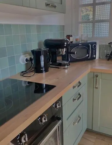 펜션 Le Donjon, Bord De