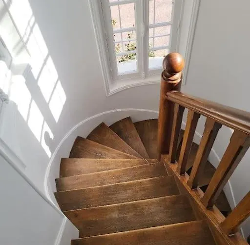 Le Donjon, Bord De 투르제빌